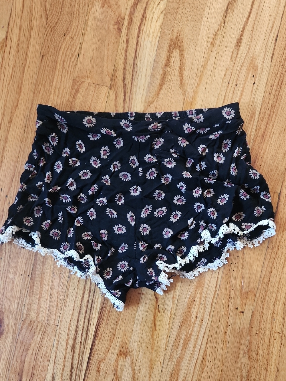 Lush Frilly Floral Lace Trimmed Shorts- Size S